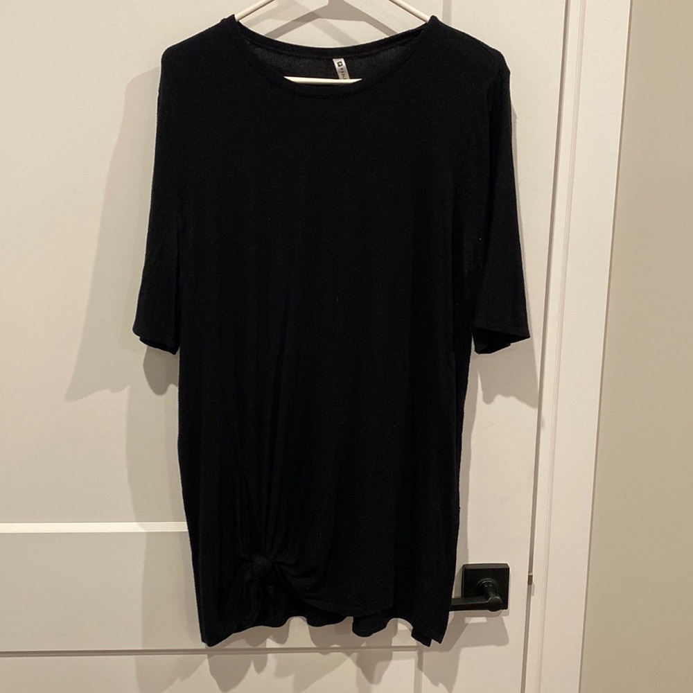 Women’s Fabletics short sleeve T-shirt